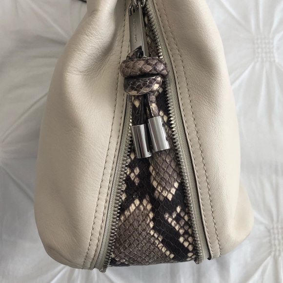 EVERYTHING MUST GO: MICHAEL KORS SNAKE PURSE - Picture 4 of 8